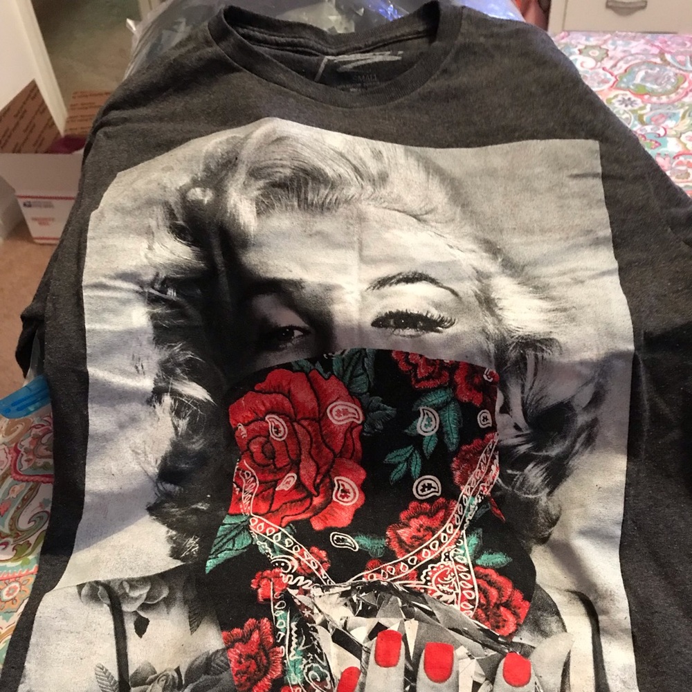 Popular poison T-shirt